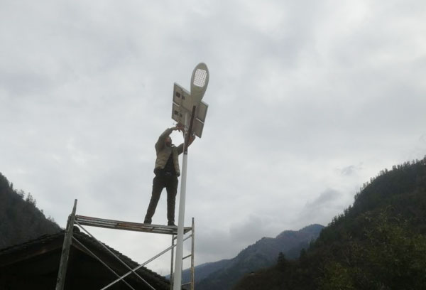 農(nóng)村太陽能路燈價格表